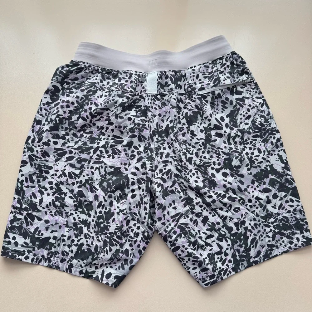 Lululemon License to Train Linerless Short 7” in Command Camo Vapor Multi Size S